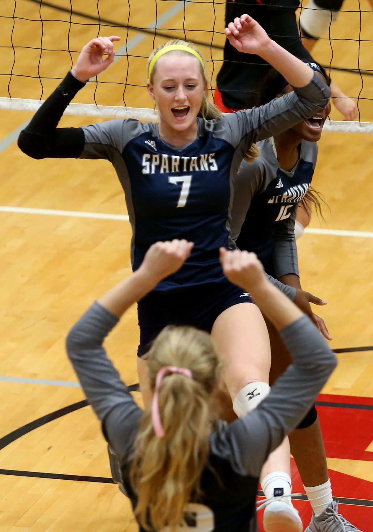 100918-PV-Assumption-volleyball-010